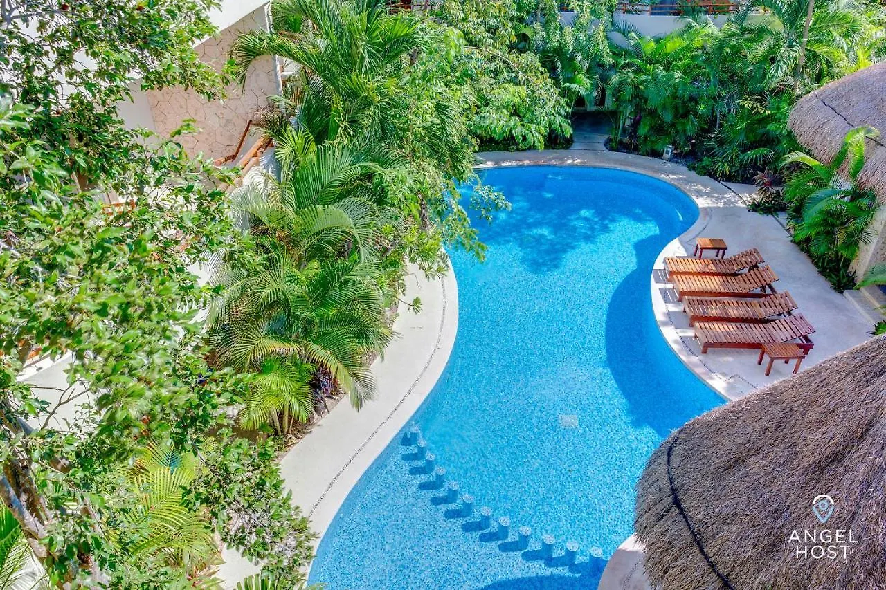 Apartment Condo Complex With An Alluring Pool & Tropical Vibes By Stella Rentals! Tulum